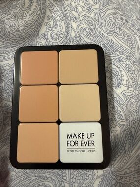 Makeup Forever Six-Shade Concealer Palette — Warm Beige & Light Cream Tones